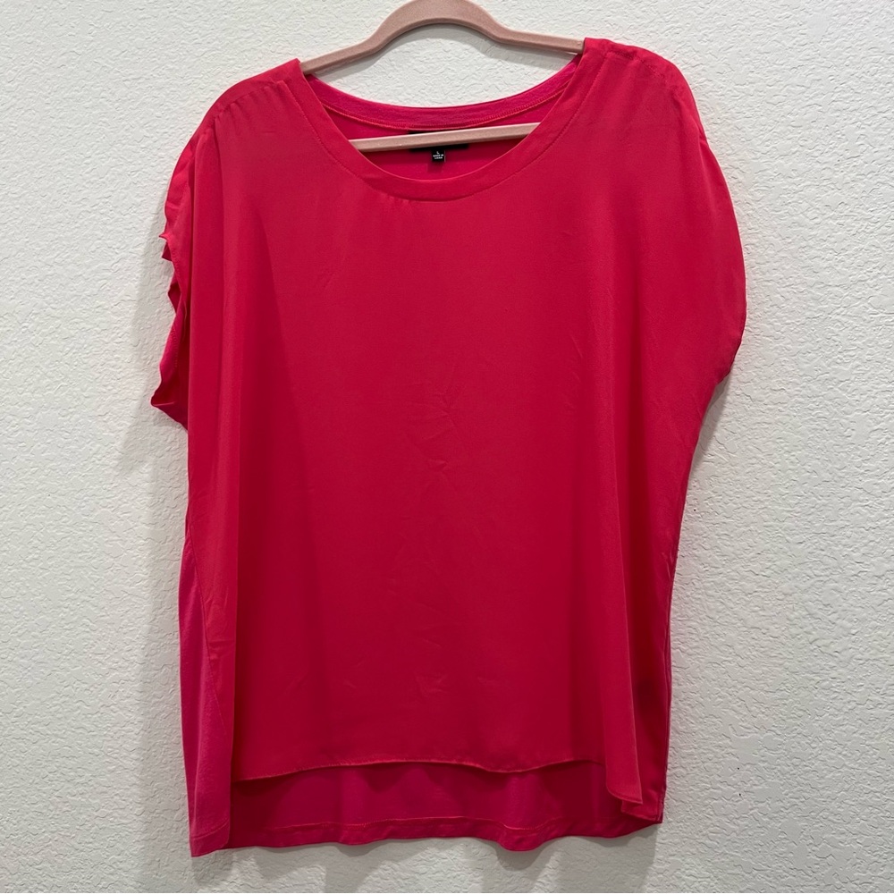 PREMISE‎ HOT PINK SHEER FRONT T SHIRT BACK SLIT CAP SLEEVE TOP SIZE LARGE